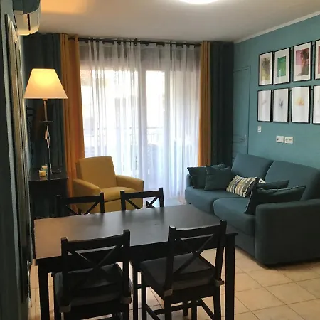 Superbe A Avec Place De Parking Appartement Uzès