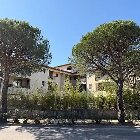 Appartement Superbe A Avec Place De Parking Uzès