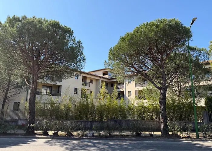 Appartement Superbe A Avec Place De Parking Uzès